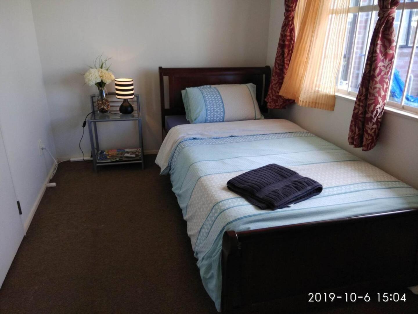 Budget Friendly Rooms Near The Airport Окленд Экстерьер фото